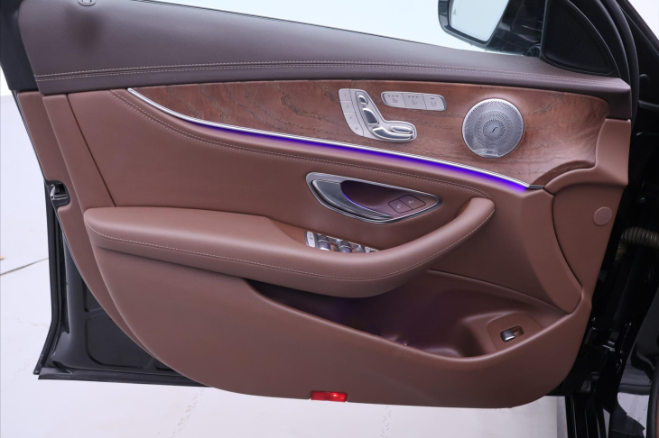 Mercedes-Benz Třídy E 3,5 400 245kW Aut. 4MATIC CZ