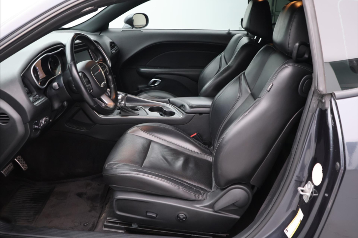 Dodge Challenger 5,7 Hemi V8 280kW Kůže R/T