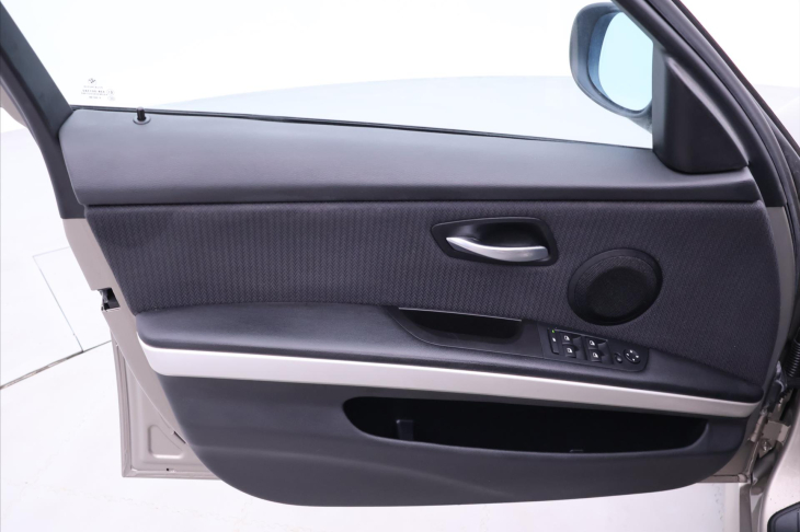 BMW Řada 3 2,0 318i 105kW Automat Klima