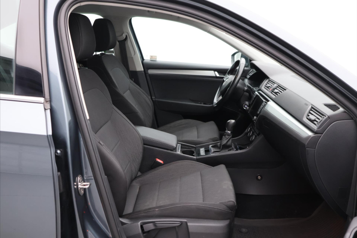 Škoda Superb 2,0 TDI 110kW Ambition DPH CZ