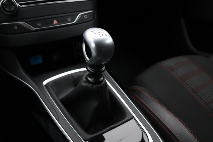 Peugeot 308 1,2 96kW GT-Line LED tažné Klima