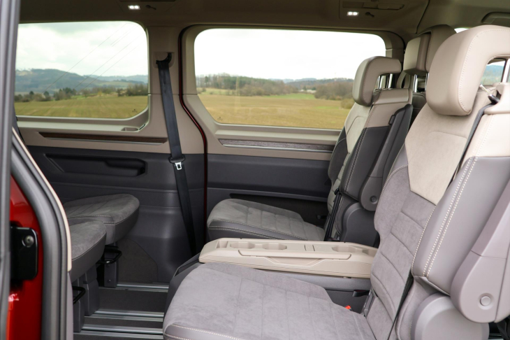 Volkswagen Multivan 2,0 TDI DSG Long Style 7-Míst