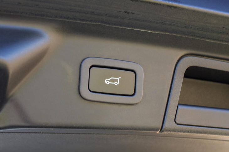 Land Rover Range Rover Velar 2,0 D180 AWD Aut. LED Kůže