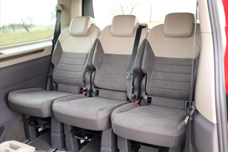 Volkswagen Multivan 2,0 TDI DSG Long Style 7-Míst