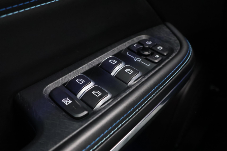 Lynk & Co 01 1,5 PHEV CORE 206kW Aut. 2.Maj