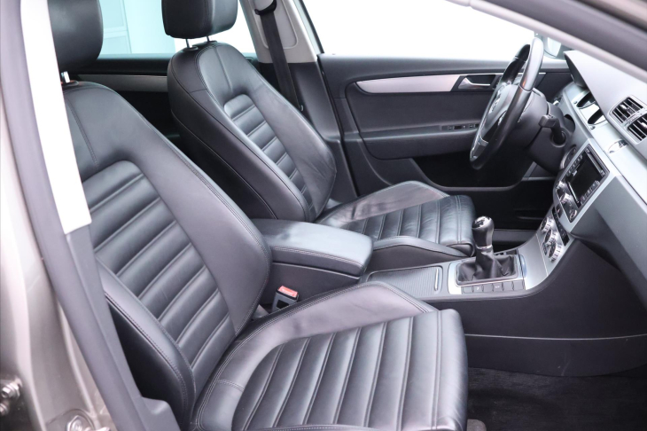 Volkswagen Passat 1,6 TDI Highline Xenon