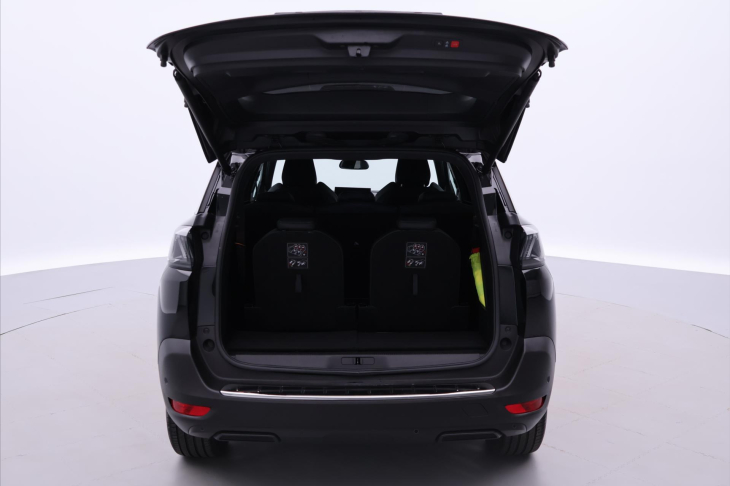 Peugeot 5008 1,2 PT 96kW Allure 7.Míst DPH