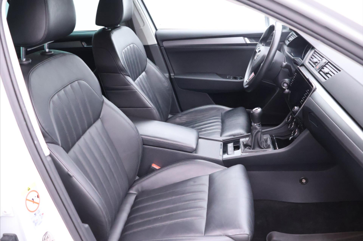 Škoda Superb 2,0 TDI 140kW CZ Style Plus