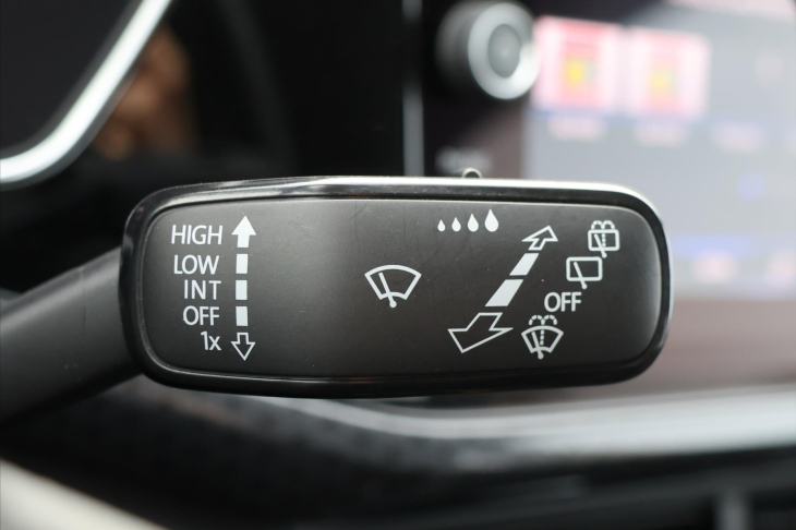 Volkswagen T-Cross 1,0 TSI R-line DSG Style DPH