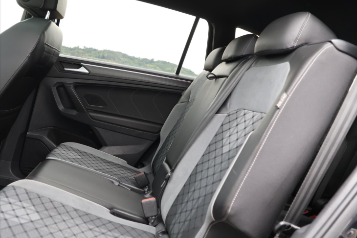 Volkswagen Tiguan Allspace 2,0 TSI 4x4 DSG R-Line 7-Míst