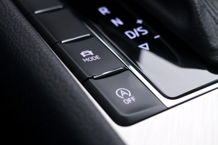 Škoda Superb 2,0 TDI 110kW Style DSG LED CZ