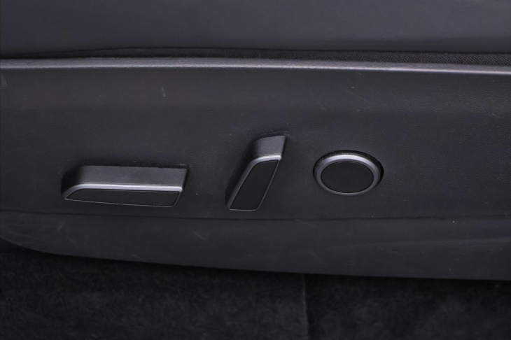 Tesla Model Y Long Range AWD 75kWh SoH 90%