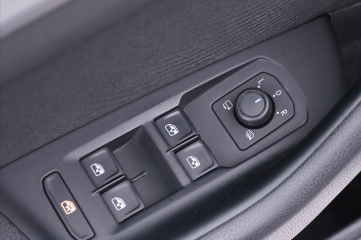 Volkswagen Passat 1,6 TDI Comfortline Navi DPH