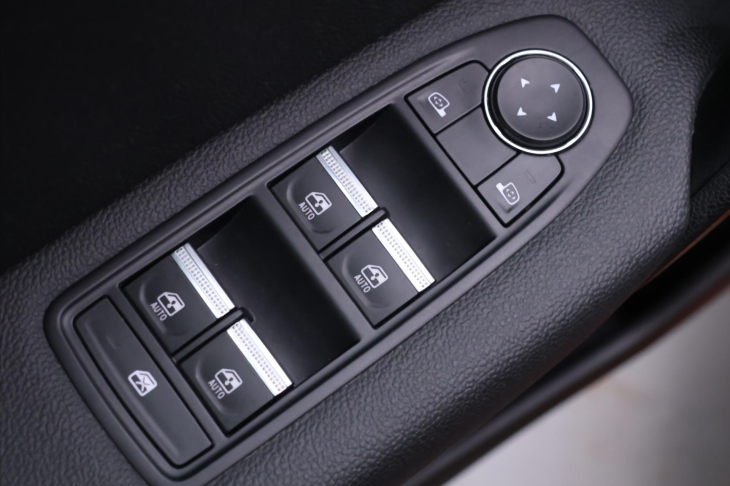 Renault Captur 1,3 TCe 103kW Aut. Kůže CZ