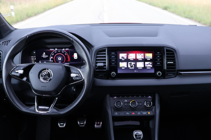Škoda Karoq 1.5 TSI Sportline Virtual 1.Maj
