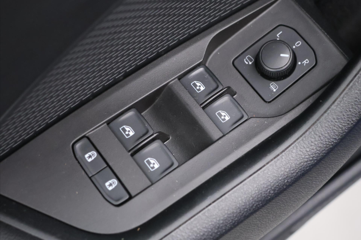 Škoda Octavia 2.0 TDI 147kW DSG Scout 4x4 CZ
