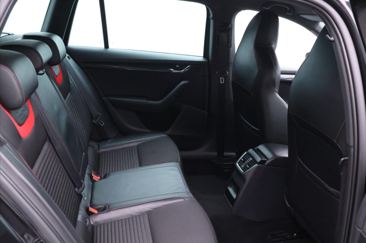 Škoda Octavia 2,0 TSI 162kW Navi Xenon RS