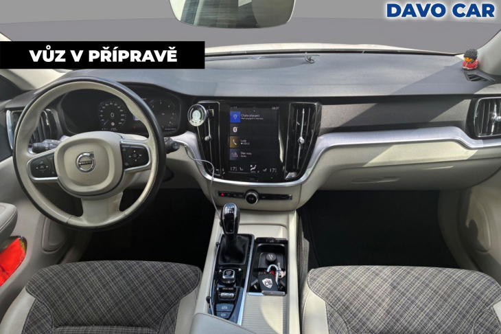 Volvo V60 2,0 D3 110kW Drive-E Momentum CZ