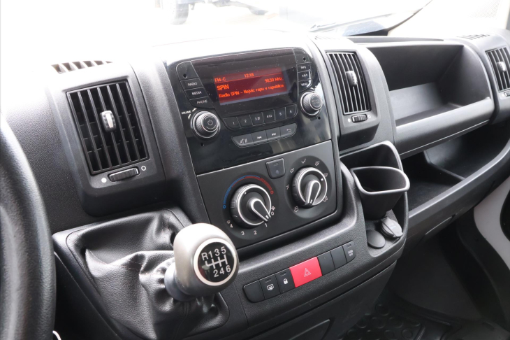 Peugeot Boxer 2,0 BlueHDI 120kW Spaní CZ DPH