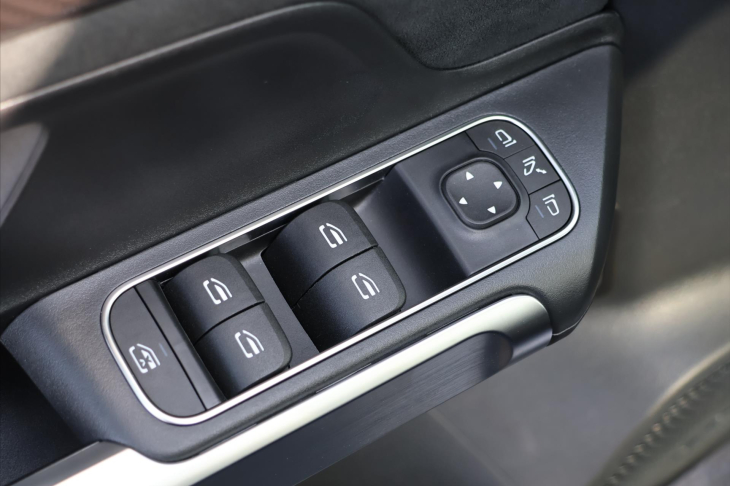 Mercedes-Benz GLB 2,0 200d 4Matic AMG Panorama