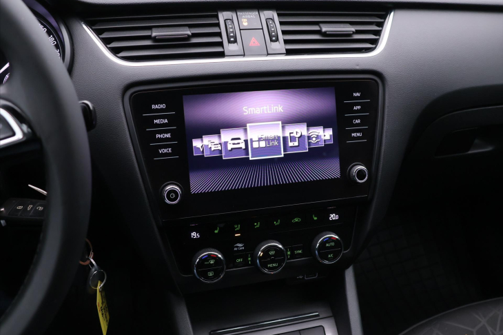 Škoda Octavia 1,6 TDI Clever Navi LED