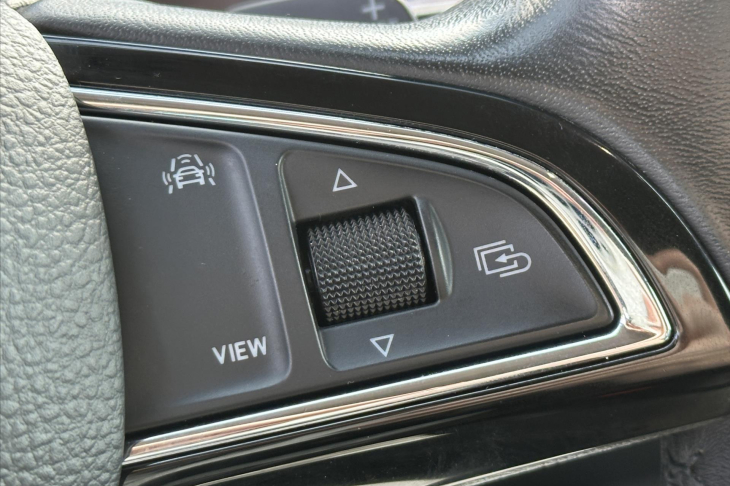 Škoda Superb 2,0 TDI 140kW DSG Scout 4x4 CZ