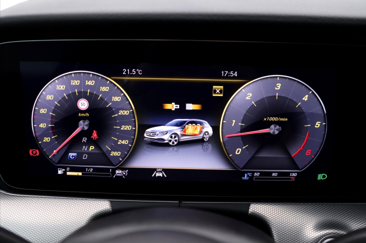 Mercedes-Benz Třídy E 2,9 400D 250kW AMG Softclose