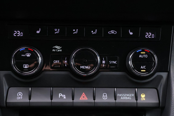 Škoda Karoq 2,0 TDI DSG Style Virtual DPH