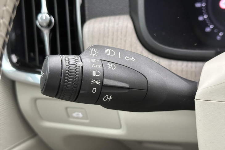 Volvo S90 2,0 B5 184kW CZ DPH