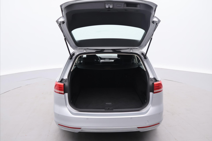 Volkswagen Passat Variant 2,0 TDI 110kW Highline Klima