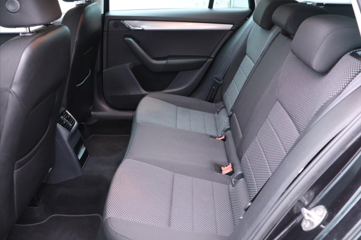 Škoda Octavia 1,6 TDI 81kW 1.Maj Navi Tažné