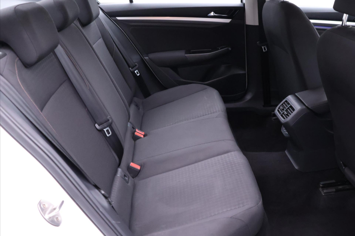 Volkswagen Bora E-Bora 100kW Automat