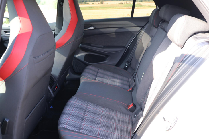Volkswagen Golf 2,0 TSI GTI 180kW Virtual DPH
