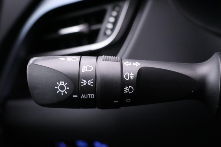 Toyota C-HR 2,0 E-CVT 112kW Executive