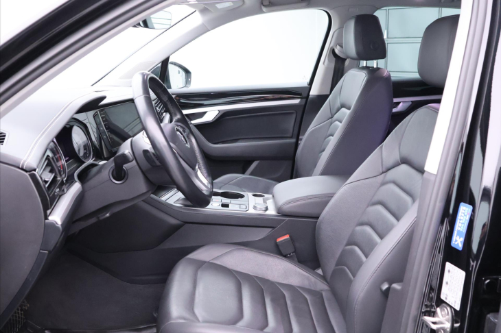 Volkswagen Touareg 3,0 TDI 170kW DSG 4M LED CZ