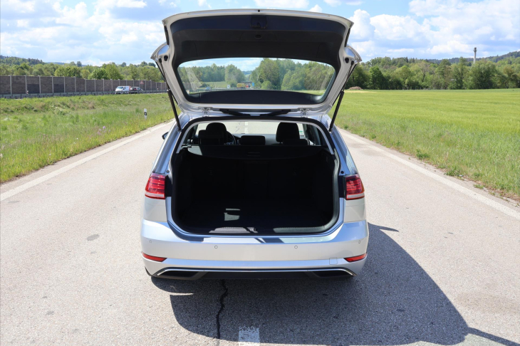 Volkswagen Golf 2,0 TDI 110kW DSG 1.Maj. DPH
