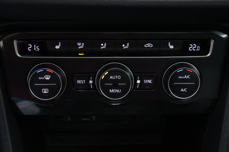 Volkswagen Tiguan 2,0 TDI 110kW DSG R-LINE CZ DPH