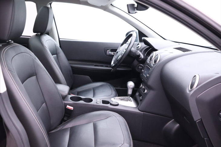 Nissan Qashqai 2,0 i 104kW Aut. Tekna Webasto