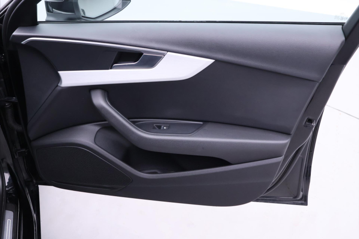 Audi A4 3,0 TDI 160kW Aut. S-Line Navi