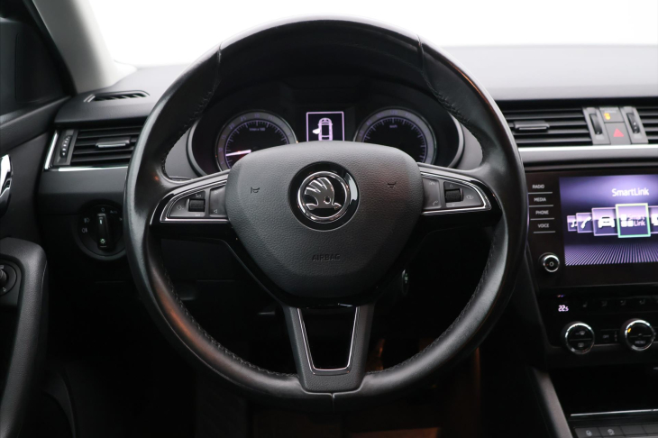 Škoda Octavia 1.6 TDI CZ Style Kessy LED DPH