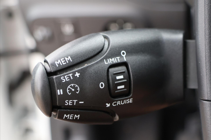 Citroën C3 1,2 PT 60kW CZ Shine Serv.Knih