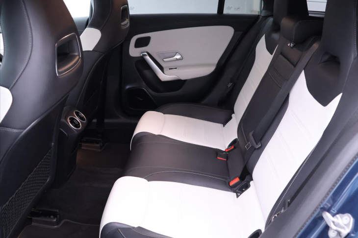 Mercedes-Benz CLA 2,0 35 AMG 225kW 4MATIC DPH CZ