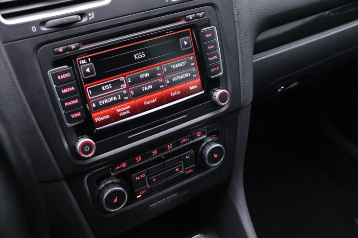 Volkswagen Golf 2.0 GTI 155kW DSG Xenon CZ