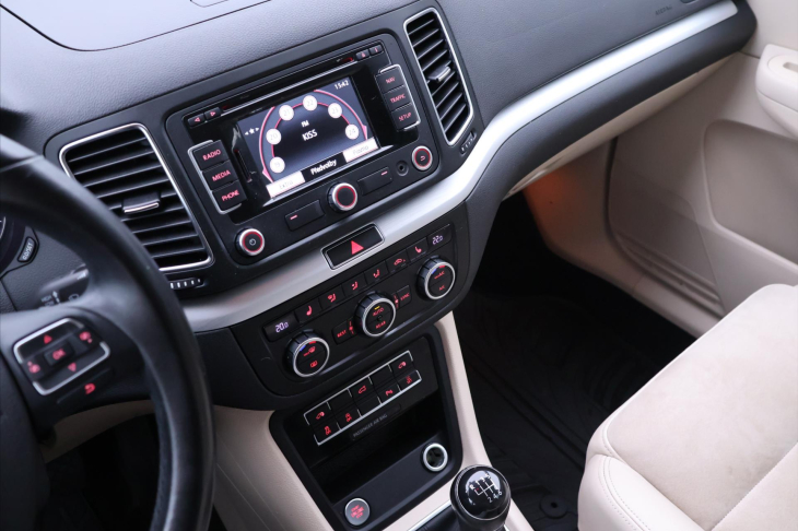 Volkswagen Sharan 2,0 TDI 100kW Highline Navi