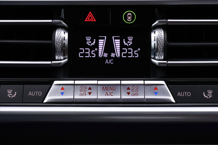 BMW X5 3,0 210kW XDrive30d CZ DPH