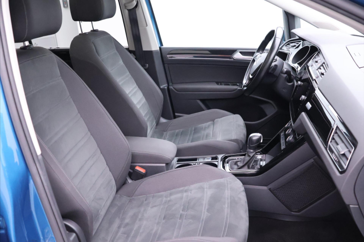 Volkswagen Touran 2,0 TDI DSG CZ Highline 7-Míst