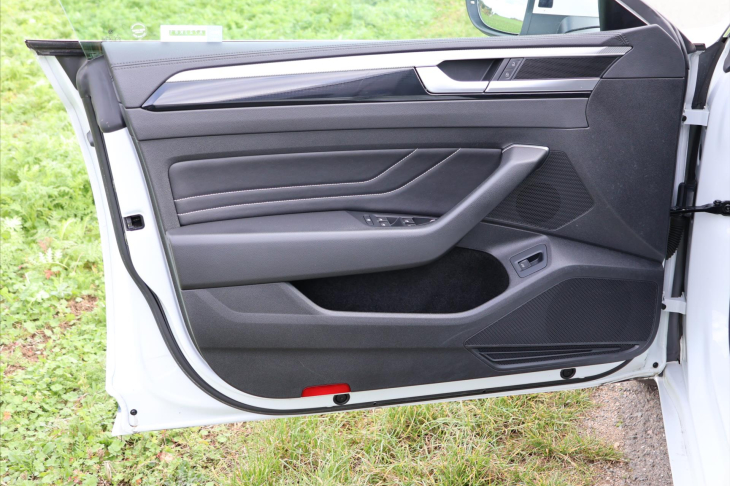 Volkswagen Arteon 2,0 TSI 206 kW R-line DSG DPH CZ