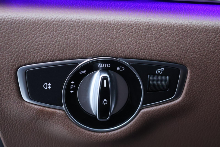 Mercedes-Benz Třídy E 2,0 220d 143kW Aut. CZ