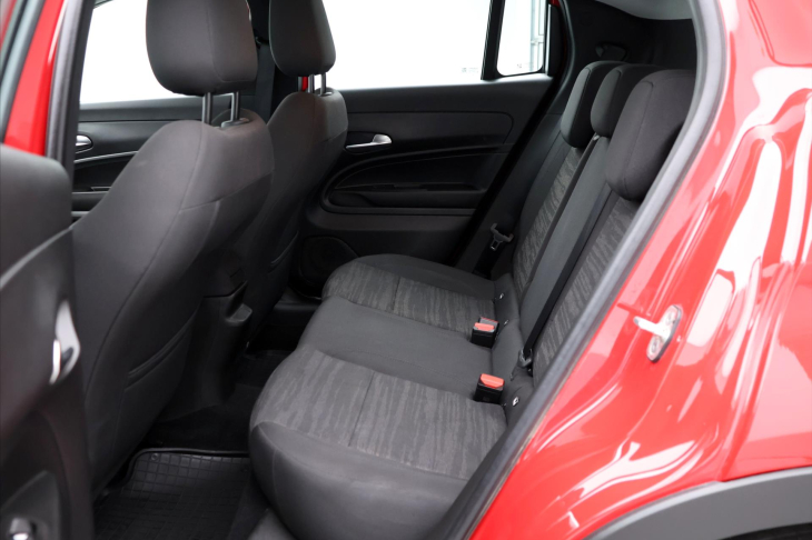 Jeep Avenger 1,2 74kW CZ e-Hybrid Longitude