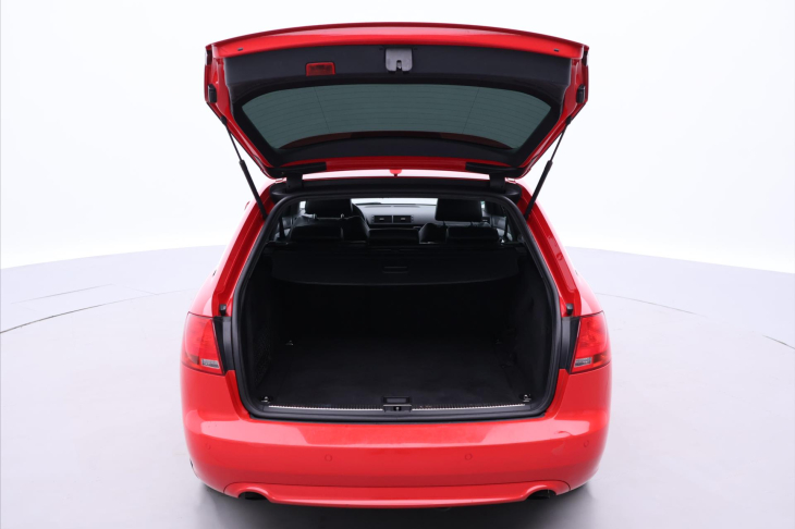 Audi A4 2,7 TDI 132kW S-Line Xenon